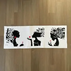 大きなクロスステッチ完成品（女性の横顔 シルエット）のサムネイル