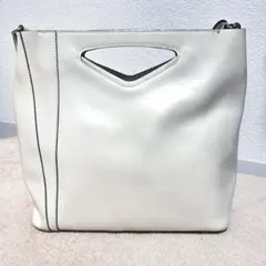 ホワイト ショルダーバッグ