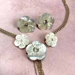 フランス SAOYA ホワイトシェルネックレスと イヤリング