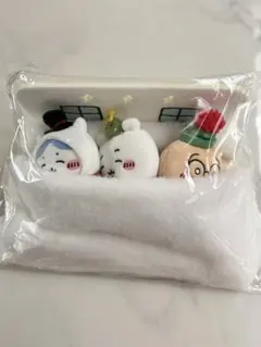 【新品未開封】ちいかわ ハッピーホリデーなおやすみベッドと繋がるマスコットセット