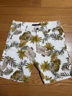 VENCE EXCHANGE ボタニカル柄 ショートパンツ　サイズSのサムネイル