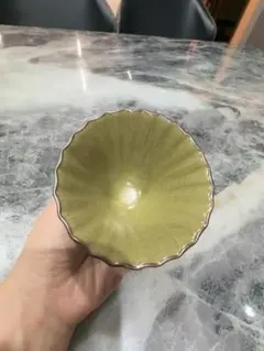 黄緑色フリルデザイン茶碗 - メルカリ