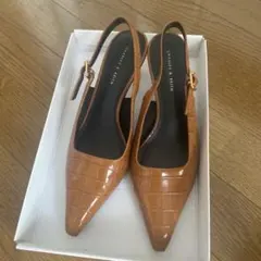 CHARLES & KEITH スリングバックパンプス クロコ型押しのサムネイル