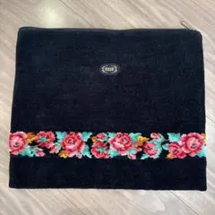 FELLER 花柄刺繍 大きめポーチ黒 - メルカリ