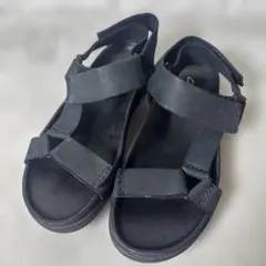 け*た様 Clarks サンダル ブラック ストラップのサムネイル