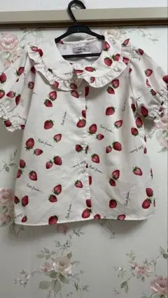 イチゴ柄フリルシャツ 半袖