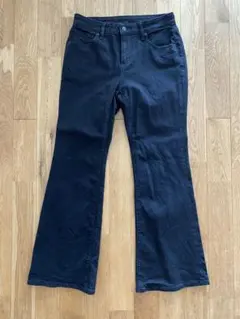 GU ブラックスリムフレアジーンズ