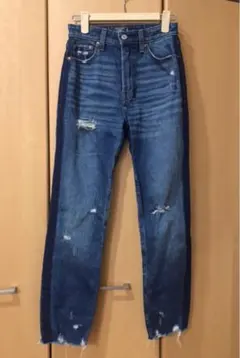 アバクロ　ダメージデニム