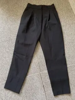 MOUSSY テーパードタックパンツ　スラックス　ブラックのサムネイル