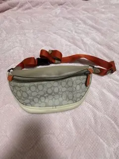 COACHボディバッグ
