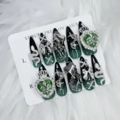 ♡ 地雷 グラデーション　ゴテゴテ　緑　黒　蛇　ハート ネイルチップ 現品 ♡