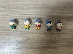 クレヨンしんちゃんみんなでおそろい！マスコット　ガチャガチャ