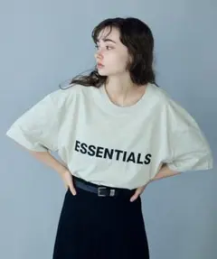 ESSENTIALS Tシャツのサムネイル