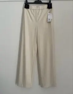 新品試着のみ　theory luxe ウールワイドパンツ　クリーム色