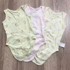 ユニクロ　ベビー肌着　90センチ　3枚セット