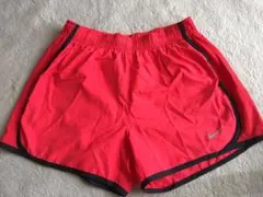 ランニング　ナイキショートパンツ　レディース