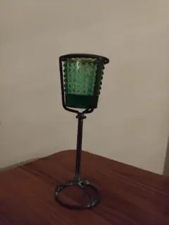 【ヴィンテージ】緑色ガラスのスタンド式キャンドルホルダー