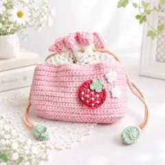 いちごとお花の手編み巾着ポーチ/ピンク ハンドメイド 巾着バッグ 小物入れ