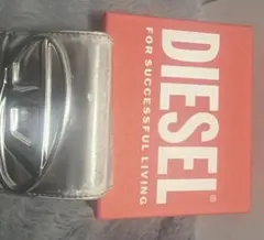 DIESEL 三つ折り財布 シルバー ロゴプレート
