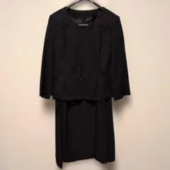 ブラックワンピーススーツ