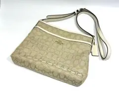 超美品！COACHシグネチャー・ショルダーバック・ベージュ/ホワイト