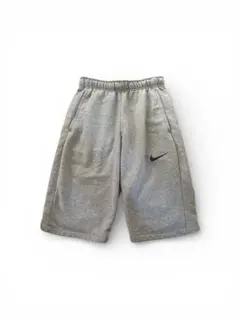 Nike グレー ショートパンツ