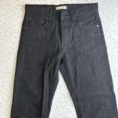 UNIQLO ブラック ストレートデニム