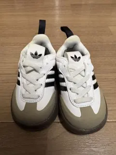 adidas キッズスニーカー 12cm