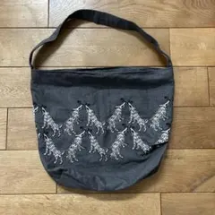 ミナペルホネン ボディバック大　wolf & flour