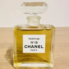 CHANEL シャネル no.19 パルファム 14ml 香水