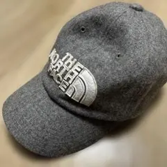 THE NORTH FACE グレー ベースボールキャップ