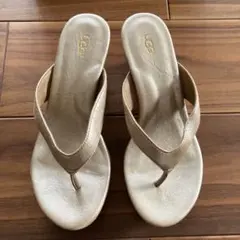 未使用 UGG ウェッジヒールサンダル 24のサムネイル