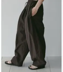 anuke Volumetuck Cocoon Pants ブラウン　36 anuke Volumetuck Cocoon Pants ブラウン 36 - メルカリ