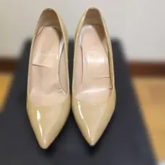 ブティックオーサキエナメルベージュ ハイヒールパンプス