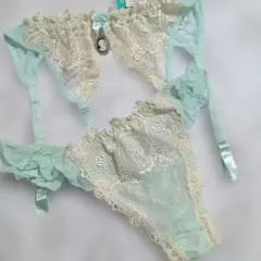 himicoミントカラー 刺繍 ガーターベルト・TバックセットM　※色移りあり