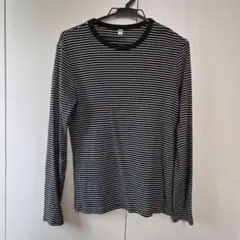 UNIQLO 黒と白のストライプ 長袖Tシャツ
