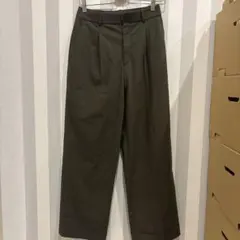 UNIQLOタックワイドパンツ　レディース　オリーブ 69