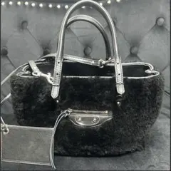 ゆ*ん様 BALENCIAGA Hourglass フェイクファー ショルダーバ - メルカリ