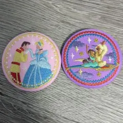 ディズニー　刺繍缶バッチ　シンデレラ　アラジン