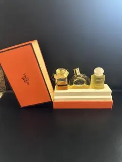 ヴィンテージ】エルメス ミニ香水 4本セット コフレ HERMES - メルカリ