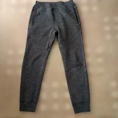 ユニクロ　ウルトラストレッチ　スウェットパンツ　グレー　150㎝
