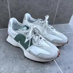 New Balance スニーカー 327 ホワイト/グリーン