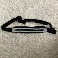 Nike 反射材付きウエストポーチ