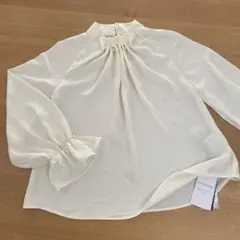 【新品】RUIRUE BOUTIQUE パールボタン　スタンドカラーブラウス