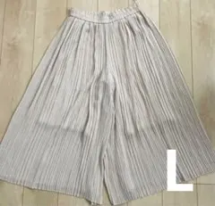 UNIQLO パンツ　プリーツ　ベージュ　Lサイズ