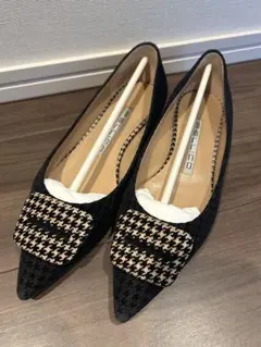 35 PELLICO ペリーコ フラット 黒 ゴールド スタッズ - メルカリ