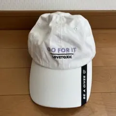 LOVETOXIC キャップ ホワイト ロゴ刺繍　フリーサイズ