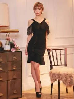 オープンショルダーレースフリルマーメイドタイトミニドレス