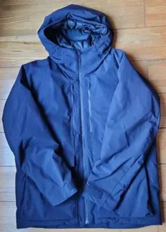 美品　ユニクロ ハイブリッドダウンパーカ（3Dカット） ネイビー L