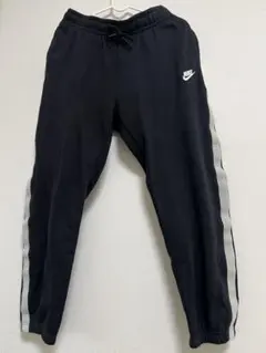 Nike 黒 ジョガーパンツ サイドストライプ